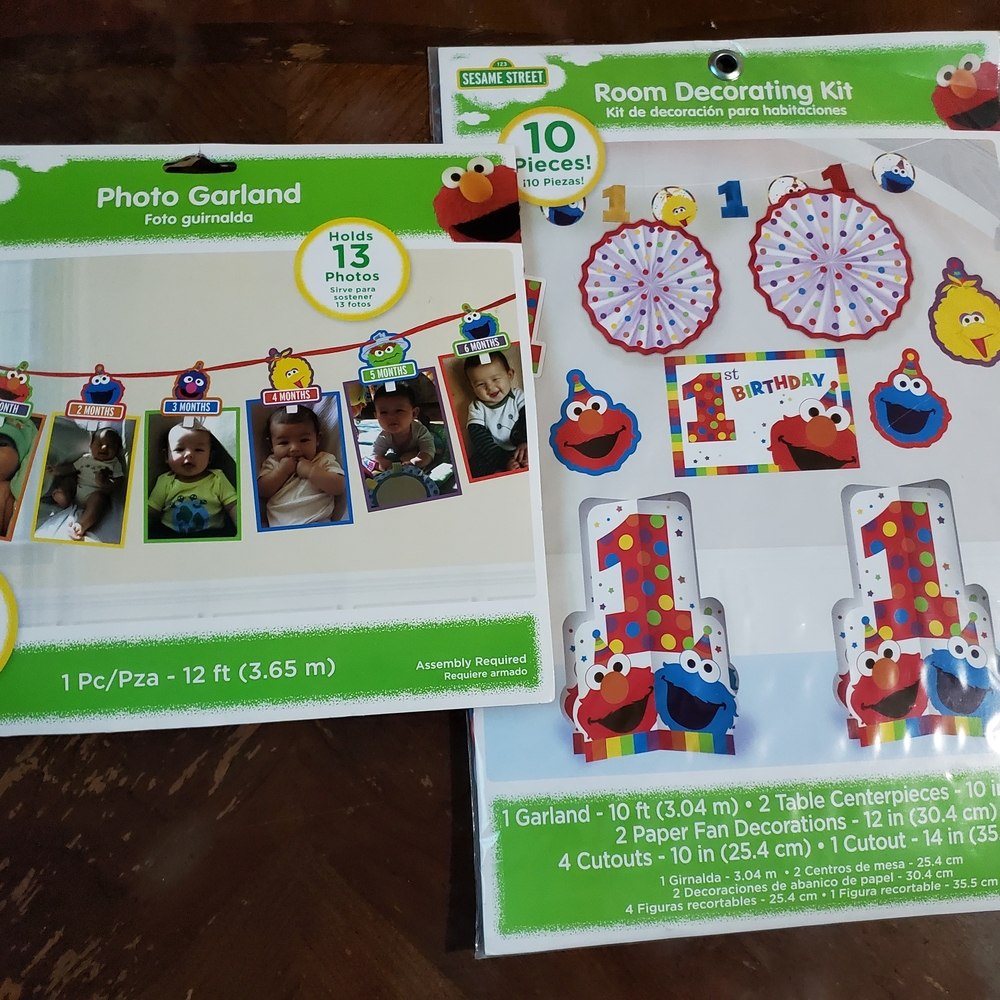 Sesame Street Room Decorating Kit and Photo Garland